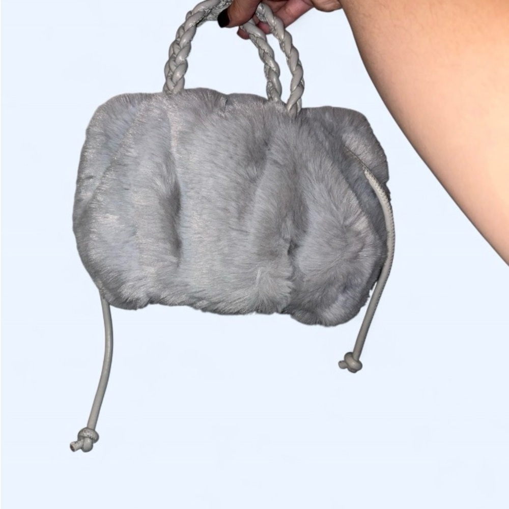 Women’s Gray Faux Fur Handbag 👜 - NEW - Picture 4 of 6